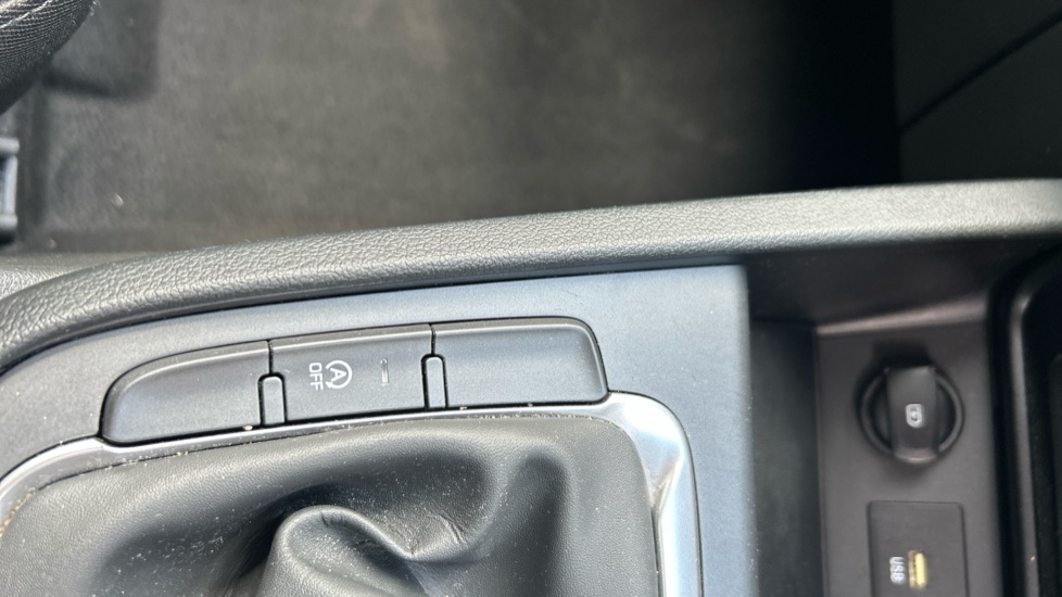 Hyundai KONA 1.0 TGDi 48V MHEV SE Connect 5dr Petrol Hatchback - Image 24