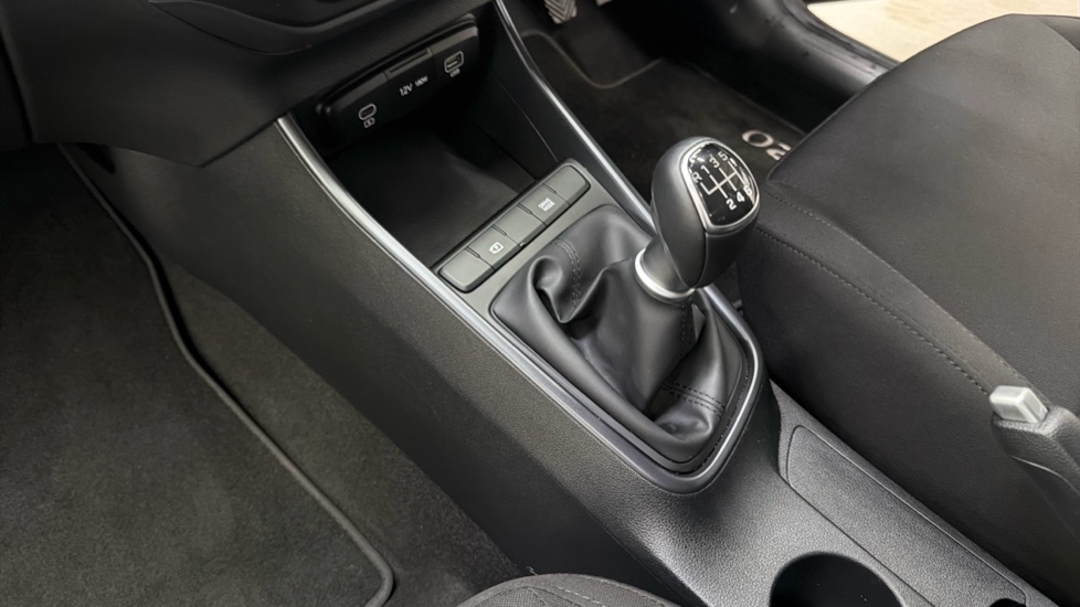 Hyundai i20 1.0T GDi Advance [Nav] 5dr Petrol Hatchback - Image 13