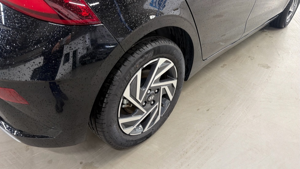 Hyundai i20 1.0T GDi Advance [Nav] 5dr Petrol Hatchback - Image 39
