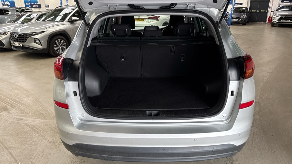 Hyundai TUCSON 1.6 GDi SE Nav 5dr 2WD Petrol Estate - Image 4