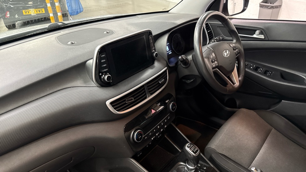 Hyundai TUCSON 1.6 GDi SE Nav 5dr 2WD Petrol Estate - Image 9