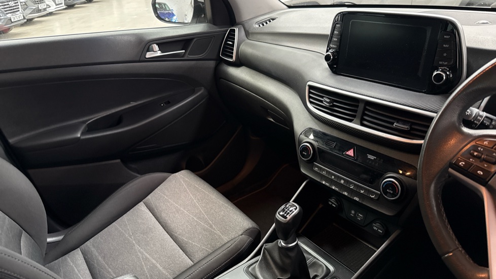 Hyundai TUCSON 1.6 GDi SE Nav 5dr 2WD Petrol Estate - Image 14