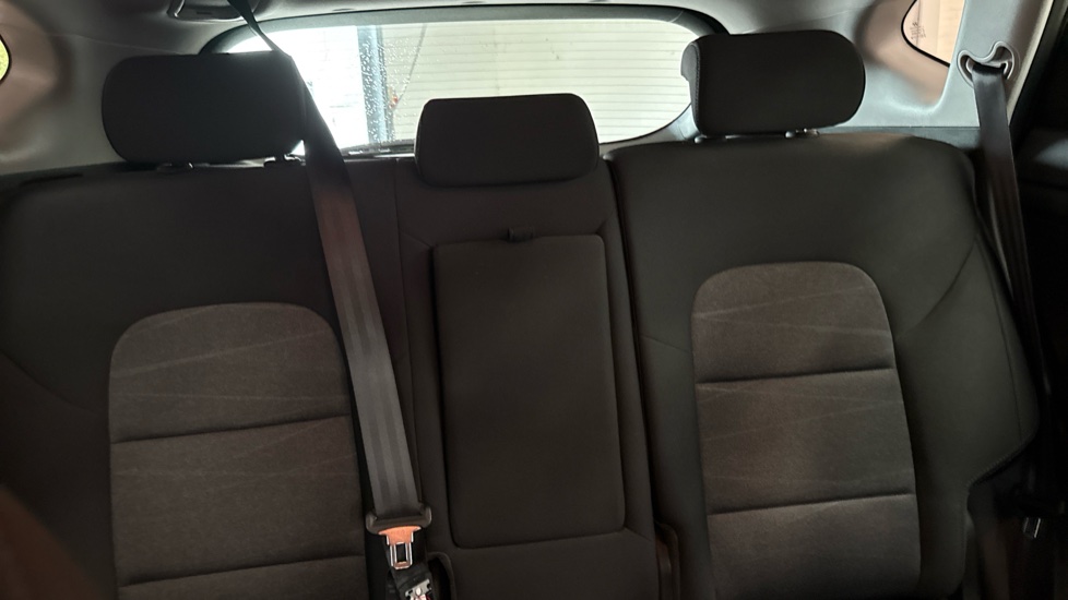 Hyundai TUCSON 1.6 GDi SE Nav 5dr 2WD Petrol Estate - Image 15