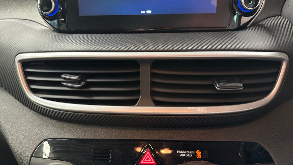 Hyundai TUCSON 1.6 GDi SE Nav 5dr 2WD Petrol Estate - Image 32