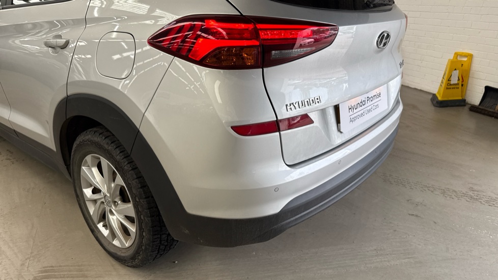 Hyundai TUCSON 1.6 GDi SE Nav 5dr 2WD Petrol Estate - Image 41