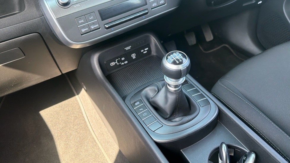 Hyundai KONA 1.6T 138 Advance 5dr Petrol Hatchback - Image 13