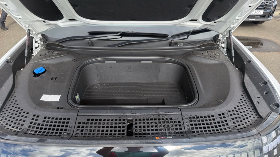 Hyundai IONIQ 9 226kW Ultimate 110kWh 5dr AWD Auto Electric Estate - Image 8