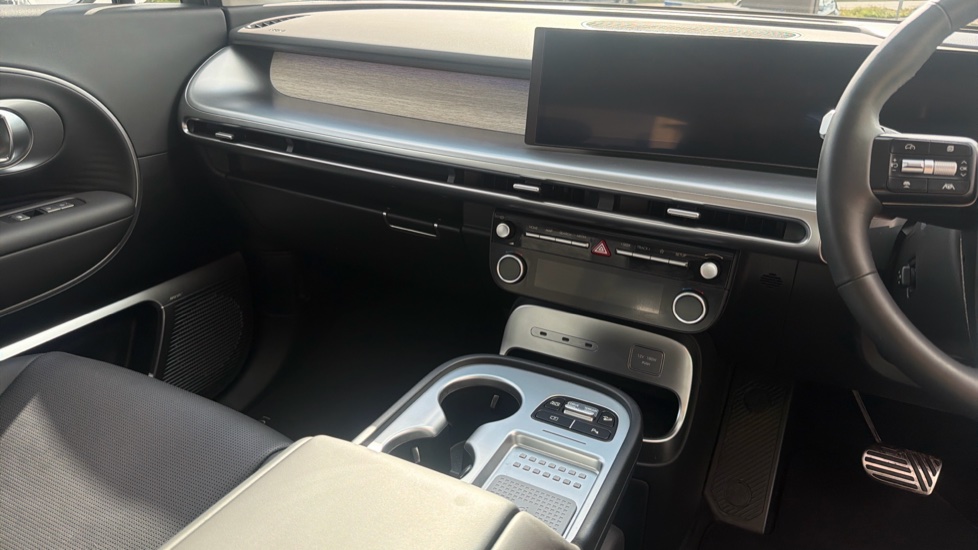 Hyundai IONIQ 9 226kW Ultimate 110kWh 5dr AWD Auto Electric Estate - Image 14