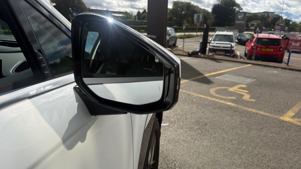 Hyundai IONIQ 9 226kW Ultimate 110kWh 5dr AWD Auto Electric Estate - Image 30