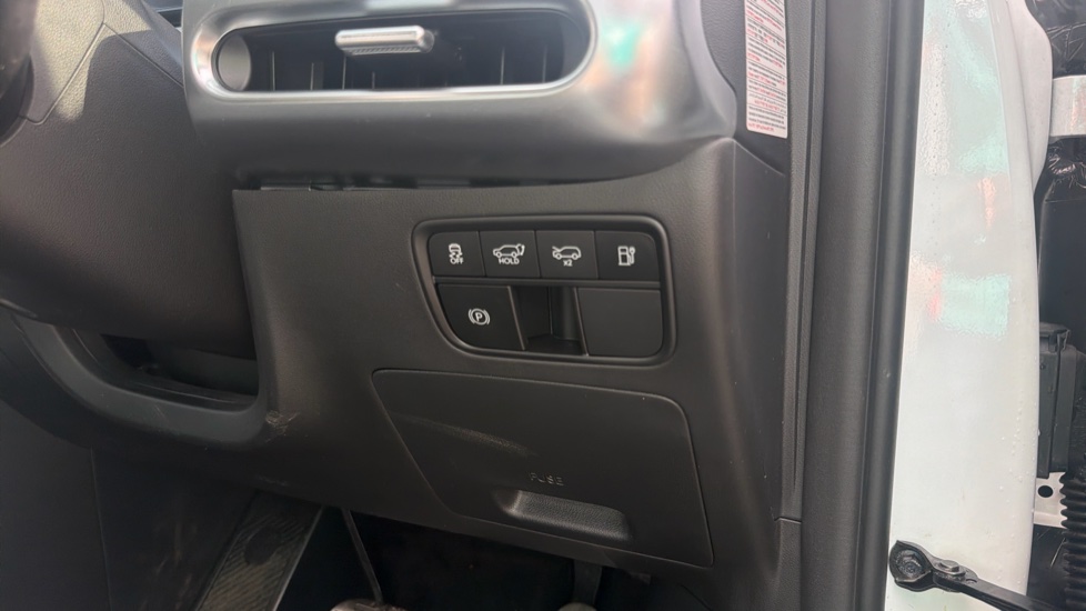 Hyundai IONIQ 9 226kW Ultimate 110kWh 5dr AWD Auto Electric Estate - Image 32
