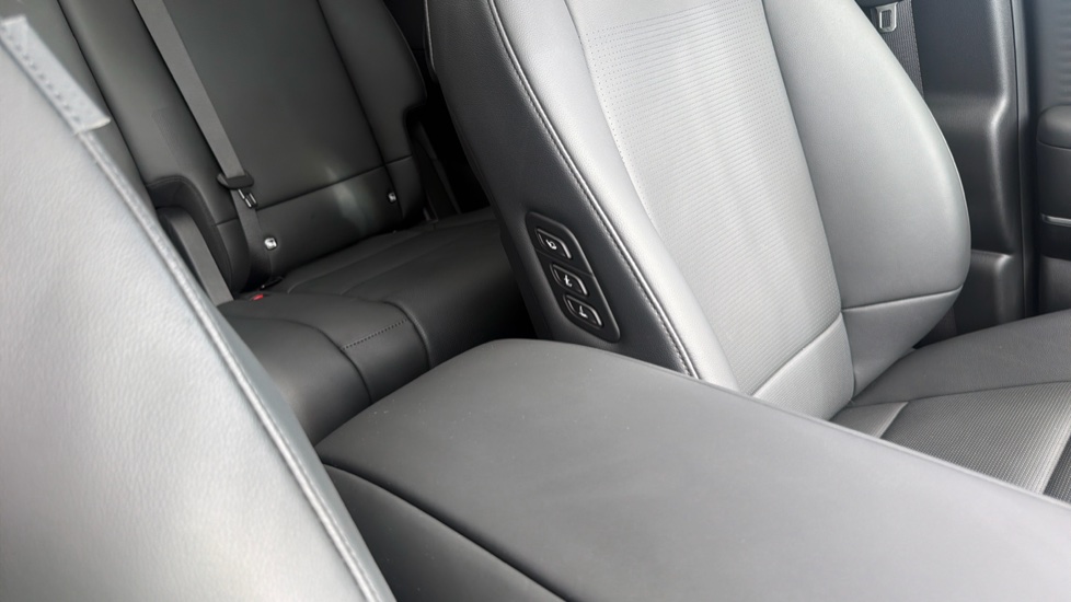Hyundai IONIQ 9 226kW Ultimate 110kWh 5dr AWD Auto Electric Estate - Image 45