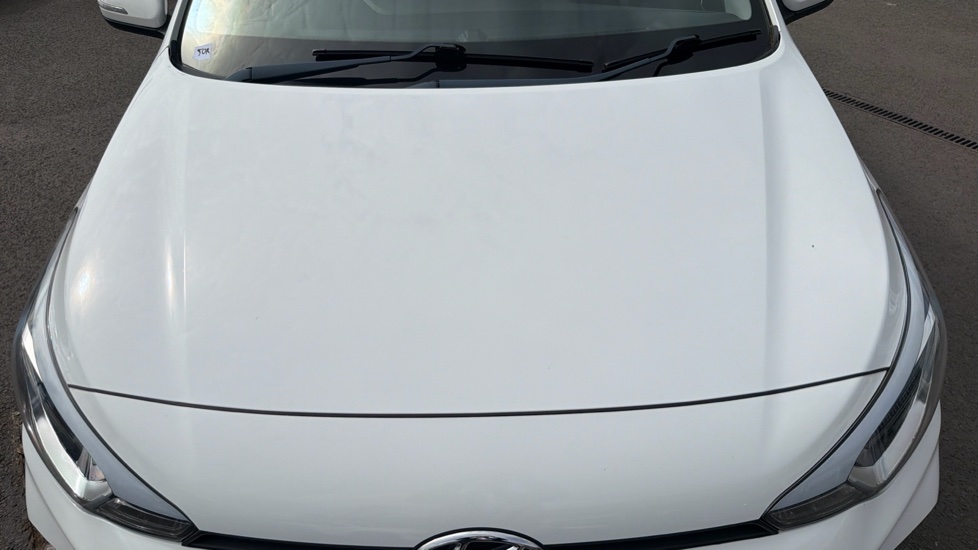 Hyundai i20 1.2 MPi S Connect 5dr Petrol Hatchback - Image 8