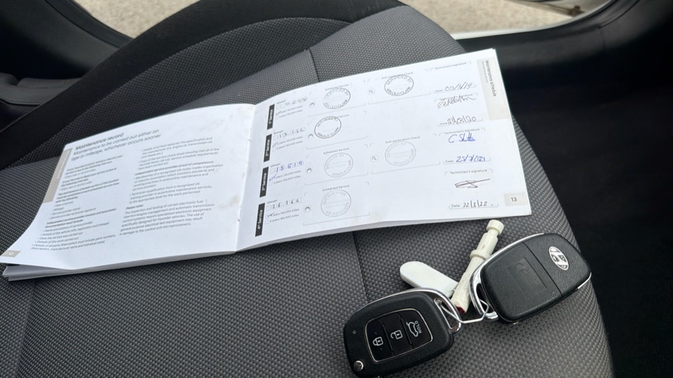 Hyundai i20 1.2 MPi S Connect 5dr Petrol Hatchback - Image 15