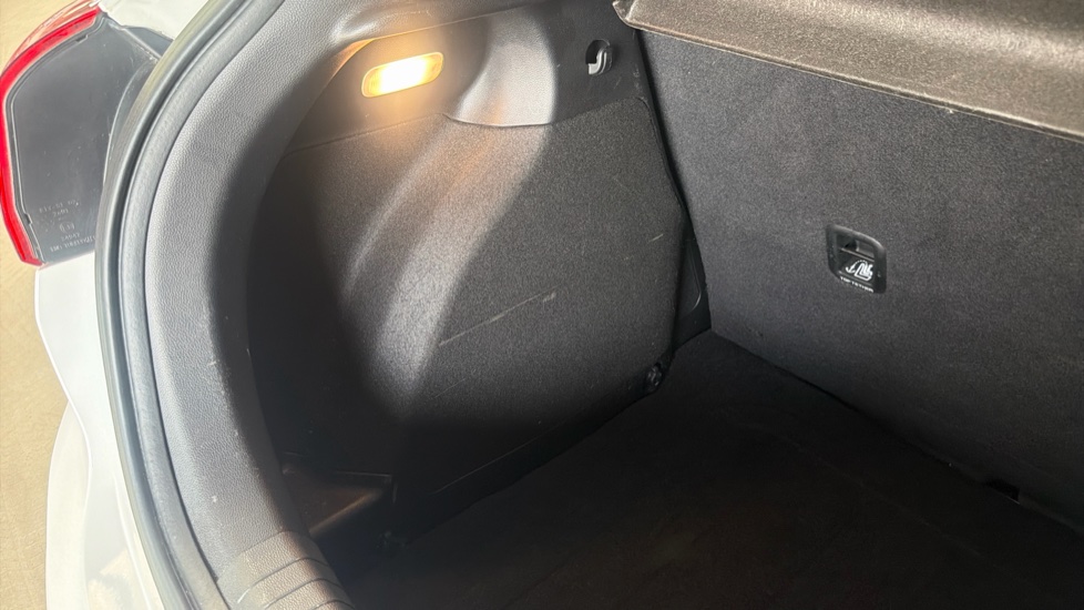 Hyundai i20 1.2 MPi S Connect 5dr Petrol Hatchback - Image 20