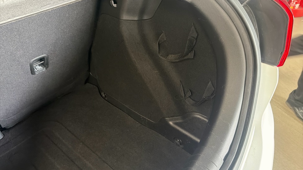 Hyundai i20 1.2 MPi S Connect 5dr Petrol Hatchback - Image 21