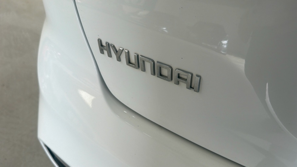 Hyundai i20 1.2 MPi S Connect 5dr Petrol Hatchback - Image 22