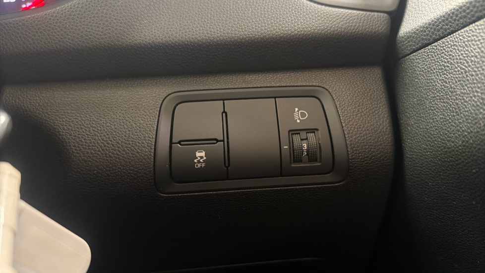 Hyundai i20 1.2 MPi S Connect 5dr Petrol Hatchback - Image 36