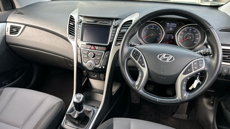 Hyundai i30 1.6 CRDi Blue Drive SE Nav 5dr Diesel Hatchback - Image 10