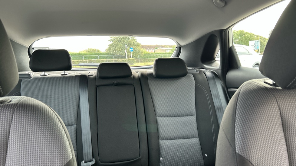 Hyundai i30 1.6 CRDi Blue Drive SE Nav 5dr Diesel Hatchback - Image 15