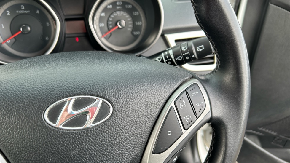 Hyundai i30 1.6 CRDi Blue Drive SE Nav 5dr Diesel Hatchback - Image 24