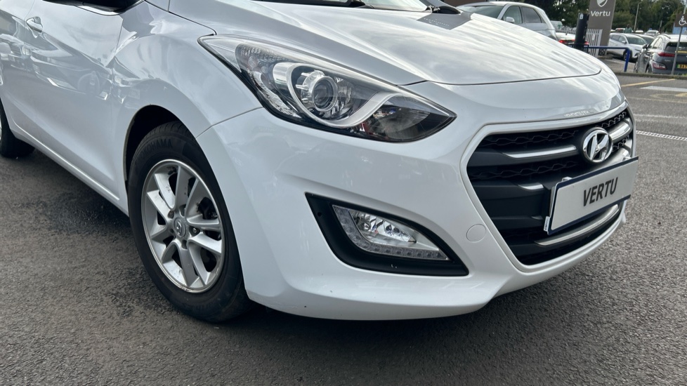 Hyundai i30 1.6 CRDi Blue Drive SE Nav 5dr Diesel Hatchback - Image 36