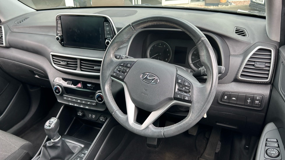 Hyundai TUCSON 1.6 TGDi 177 SE Nav 5dr 2WD Petrol Estate - Image 11