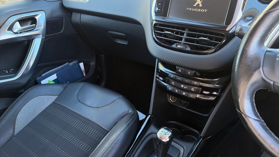 Peugeot 2008 1.6 e-HDi Allure 5dr EGC Diesel Estate - Image 14