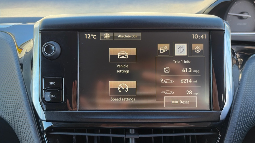 Peugeot 2008 1.6 e-HDi Allure 5dr EGC Diesel Estate - Image 41