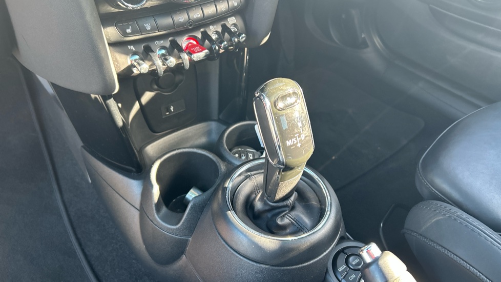MINI Hatchback 1.5 Cooper Exclusive II 3dr Auto Petrol Hatchback - Image 13