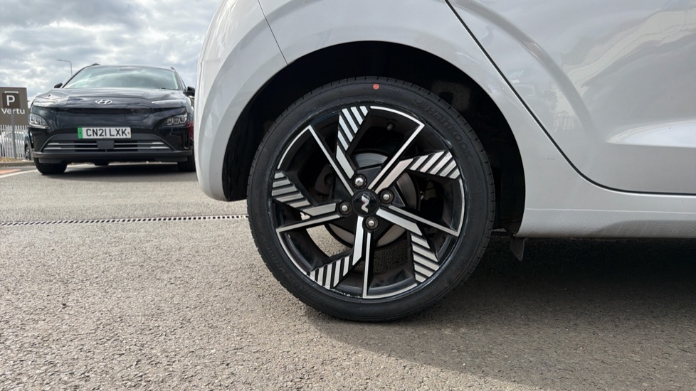 Hyundai i10 1.0 T-GDi N Line 5dr Petrol Hatchback - Image 7