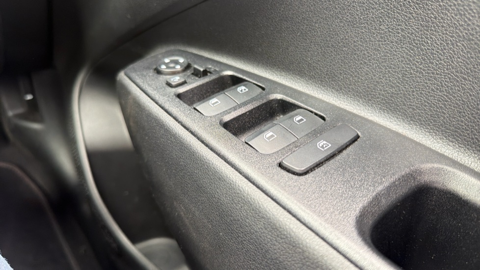 Hyundai i10 1.0 T-GDi N Line 5dr Petrol Hatchback - Image 30