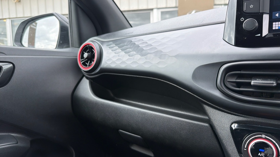 Hyundai i10 1.0 T-GDi N Line 5dr Petrol Hatchback - Image 34