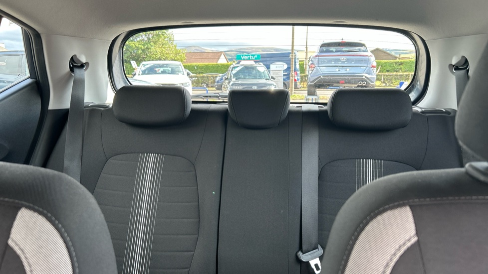 Hyundai i10 1.2 MPi SE Connect 5dr Auto Petrol Hatchback - Image 15