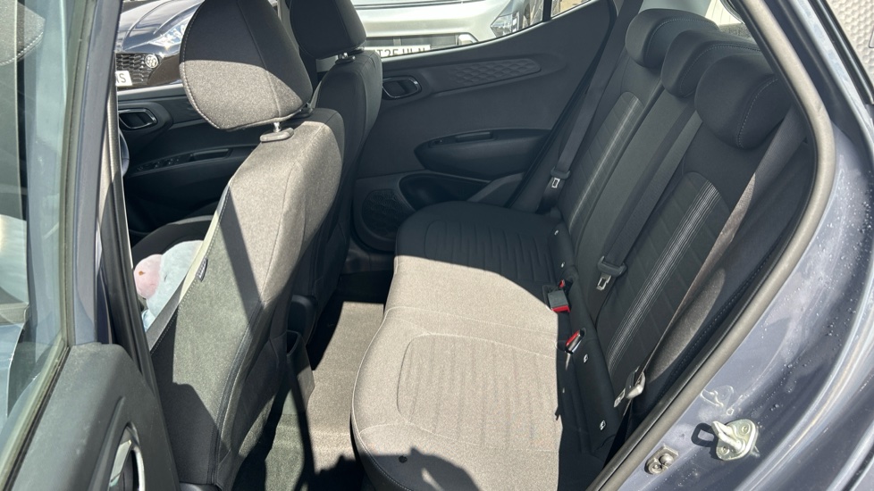 Hyundai i10 1.2 MPi SE Connect 5dr Auto Petrol Hatchback - Image 16