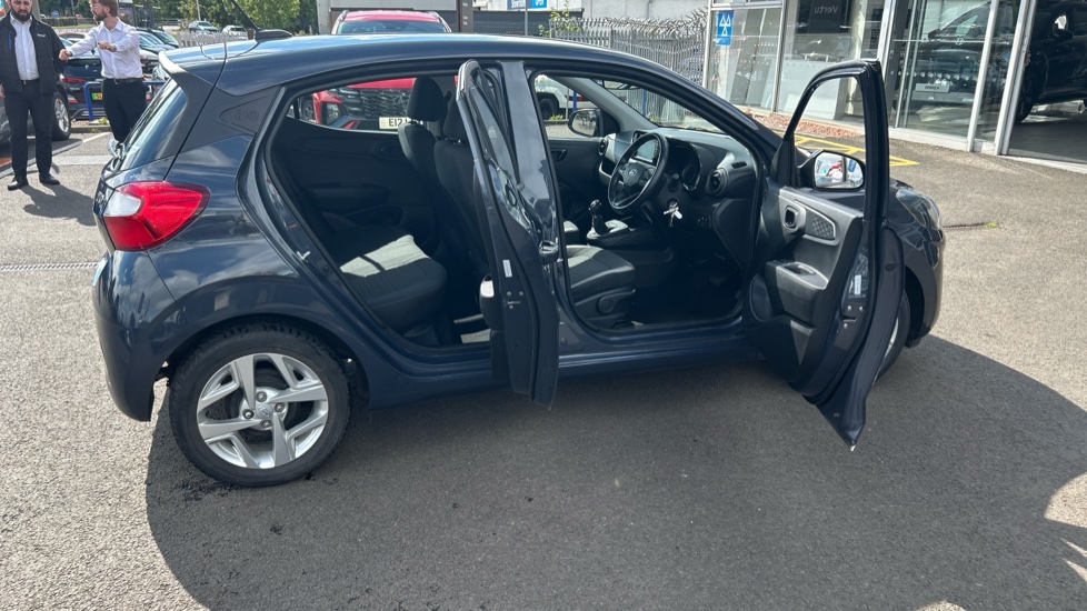 Hyundai i10 1.2 MPi SE Connect 5dr Auto Petrol Hatchback - Image 37