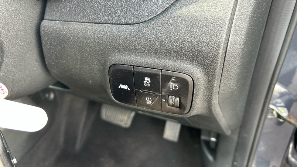 Hyundai i10 1.2 MPi SE Connect 5dr Auto Petrol Hatchback - Image 42
