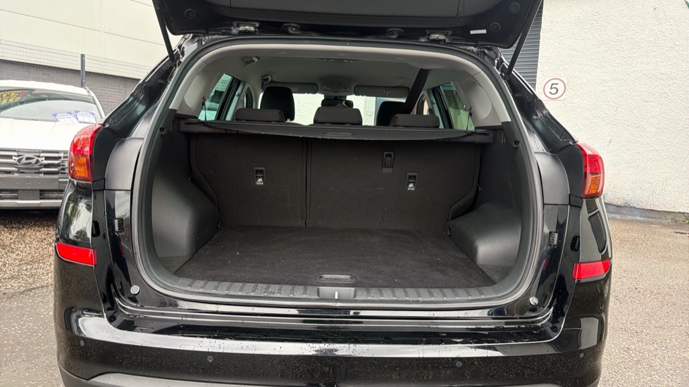 Hyundai TUCSON 1.6 GDi SE Nav 5dr 2WD Petrol Estate - Image 4