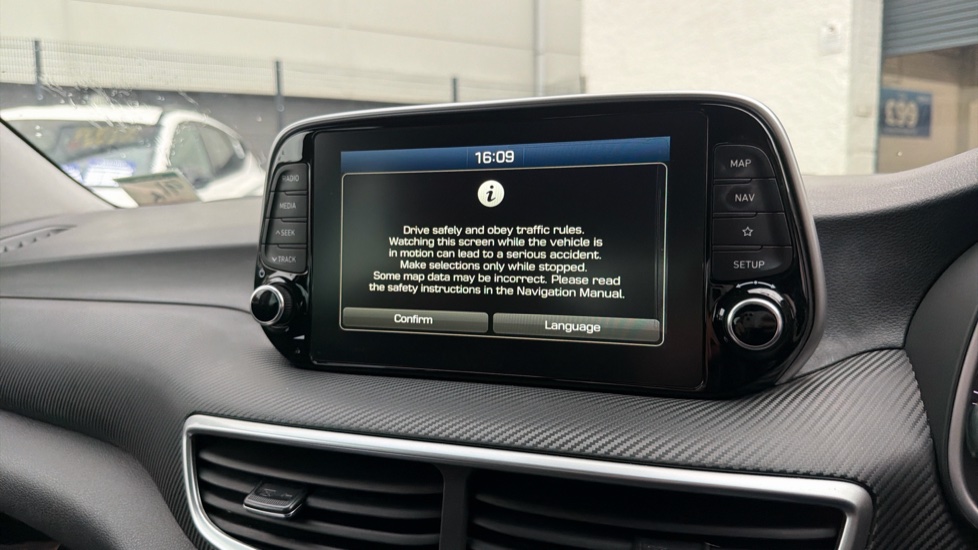 Hyundai TUCSON 1.6 GDi SE Nav 5dr 2WD Petrol Estate - Image 12