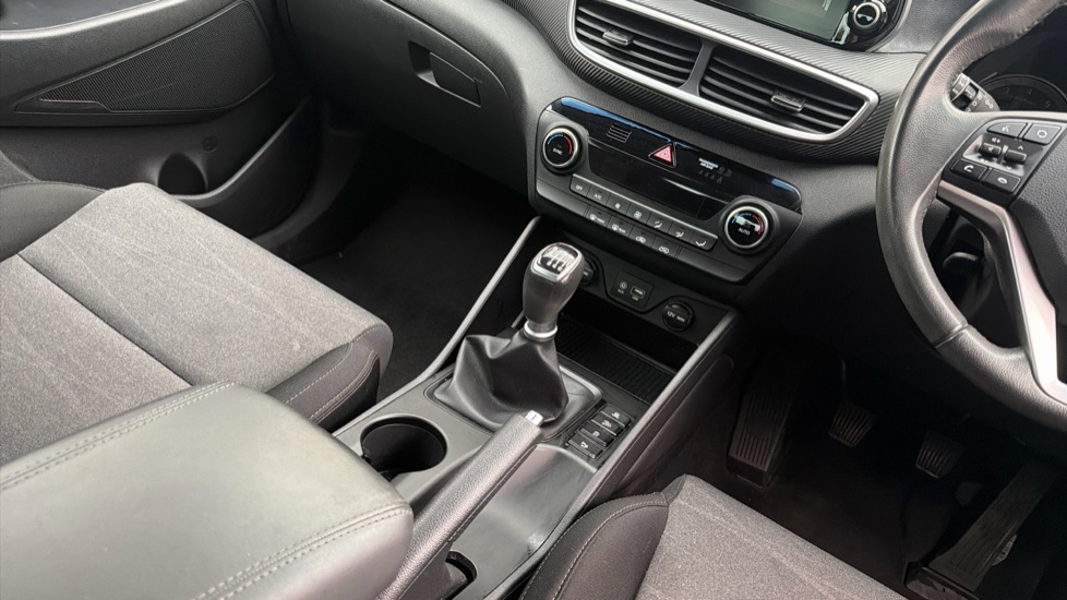 Hyundai TUCSON 1.6 GDi SE Nav 5dr 2WD Petrol Estate - Image 14