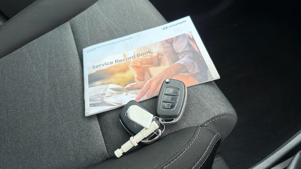Hyundai TUCSON 1.6 GDi SE Nav 5dr 2WD Petrol Estate - Image 19