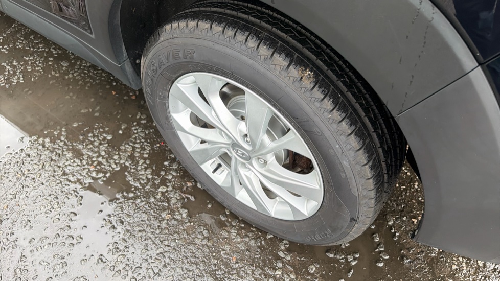Hyundai TUCSON 1.6 GDi SE Nav 5dr 2WD Petrol Estate - Image 29