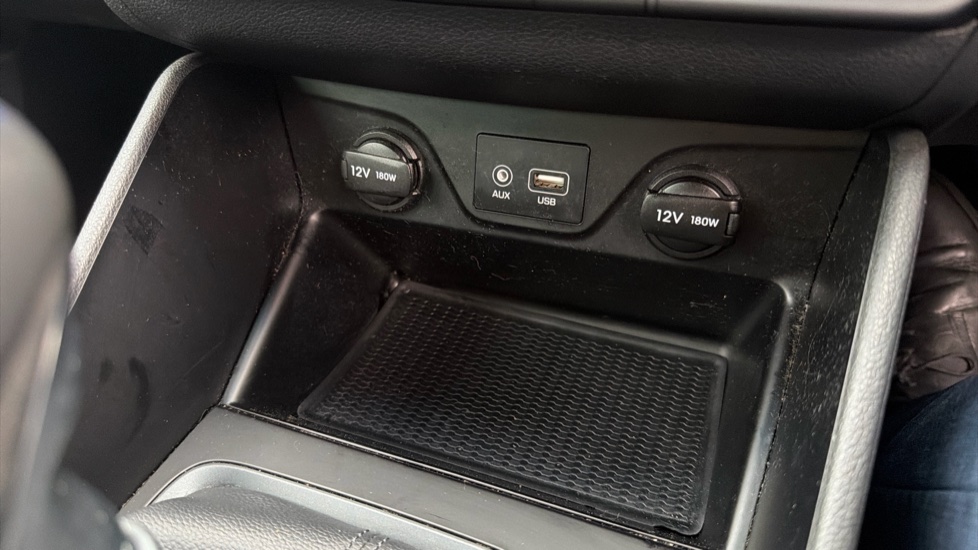 Hyundai TUCSON 1.6 GDi SE Nav 5dr 2WD Petrol Estate - Image 34