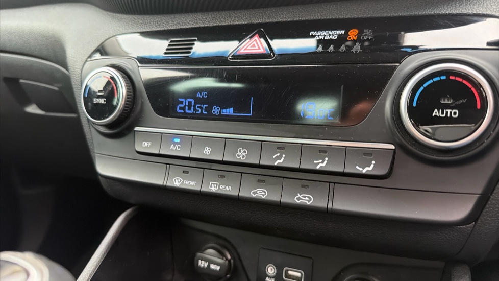 Hyundai TUCSON 1.6 GDi SE Nav 5dr 2WD Petrol Estate - Image 35