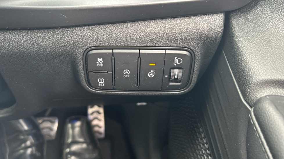 Hyundai BAYON 1.0 TGDi 48V MHEV Premium 5dr DCT Petrol Hatchback - Image 28
