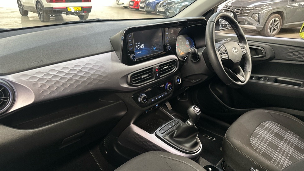 Hyundai i10 1.0 [63] Premium 5dr [Nav] Petrol Hatchback - Image 9
