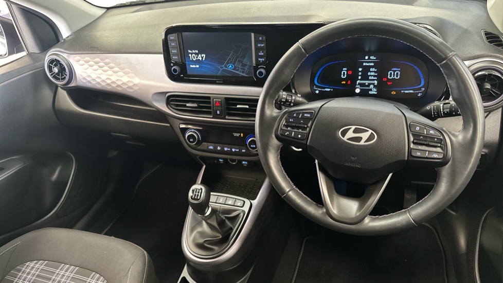 Hyundai i10 1.0 [63] Premium 5dr [Nav] Petrol Hatchback - Image 10