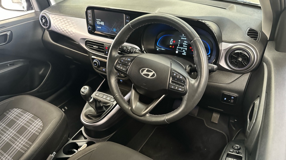 Hyundai i10 1.0 [63] Premium 5dr [Nav] Petrol Hatchback - Image 11