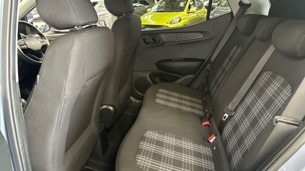 Hyundai i10 1.0 [63] Premium 5dr [Nav] Petrol Hatchback - Image 16