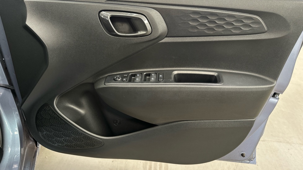 Hyundai i10 1.0 [63] Premium 5dr [Nav] Petrol Hatchback - Image 21