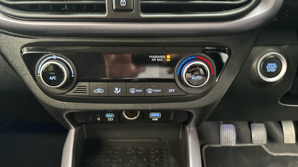 Hyundai i10 1.0 [63] Premium 5dr [Nav] Petrol Hatchback - Image 27